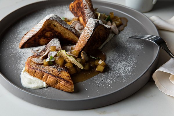 Andrew-Cebulka-seasonal-French-toast-with-caramelized-apples-whipped-goat-cheese-dulche-de-leche-and-frosted-pecans_BRUNCH.jpg