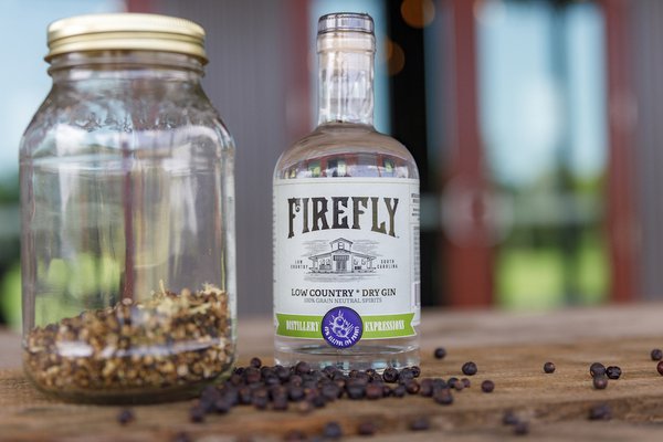 Firefly-Distillery-Gin-with-botanicals-horiz.jpg