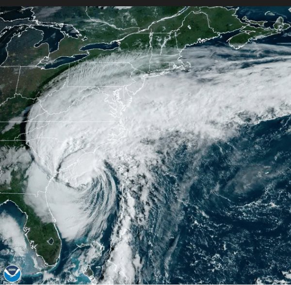 Screenshot-2022-09-30-at-10-33-14-LIVE-Hurricane-Ian-packing-85-mph-winds-drenching-southeast-coast.png