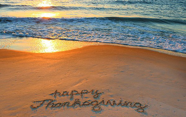 Happy-Thansgiving-on-beach.jpg